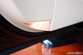 2008款别克君越混合动力内饰