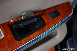 2008款别克君越混合动力内饰