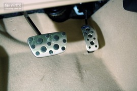 驾驶广汽丰田凯美瑞