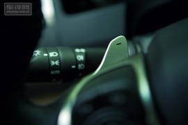 驾驶广汽丰田凯美瑞