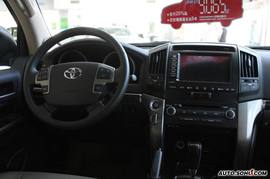 2008款丰田兰德酷路泽内饰