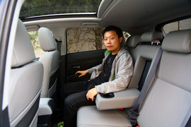 2012款进口标致4008实拍