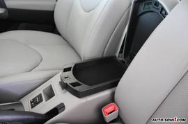 2008款丰田RAV4内饰