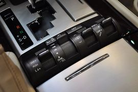2012款雷克萨斯LX570到店实拍