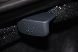 2011款马自达62.0L手动型导航限量版到店实拍
