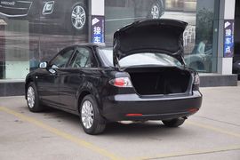 2011款马自达62.0L手动型导航限量版到店实拍