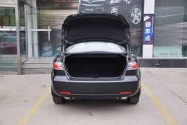 2011款马自达62.0L手动型导航限量版到店实拍