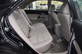 2011款马自达62.0L手动型导航限量版到店实拍