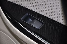 2011款马自达62.0L手动型导航限量版到店实拍