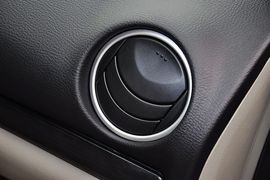 2011款马自达62.0L手动型导航限量版到店实拍