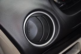 2011款马自达62.0L手动型导航限量版到店实拍