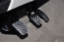 2011款马自达62.0L手动型导航限量版到店实拍