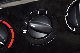 2011款马自达62.0L手动型导航限量版到店实拍