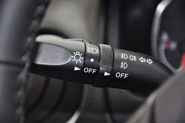 2011款马自达62.0L手动型导航限量版到店实拍