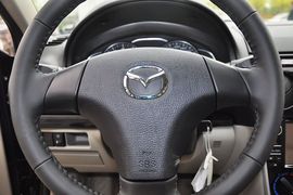 2011款马自达62.0L手动型导航限量版到店实拍