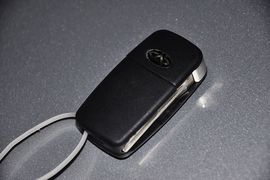 2012款奇瑞A3三厢1.6L