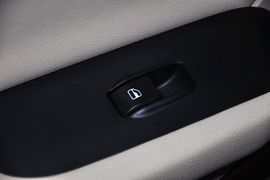 2012款奇瑞A3三厢1.6L