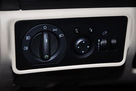 2012款奇瑞A3三厢1.6L