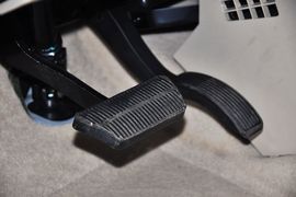 2012款奇瑞A3三厢1.6L