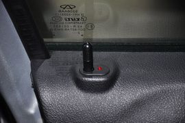 2012款奇瑞A3三厢1.6L