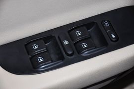 2012款奇瑞A3三厢1.6L