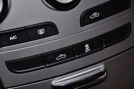 2012款奇瑞A3三厢1.6L