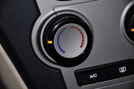 2012款奇瑞A3三厢1.6L