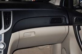 2012款奇瑞A3三厢1.6L