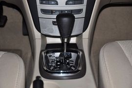 2012款奇瑞A3三厢1.6L