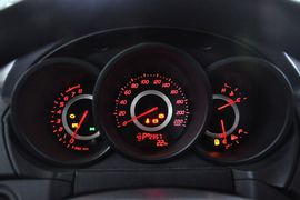 2012款奇瑞A3三厢1.6L