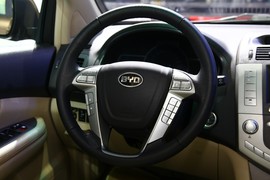 2012款比亚迪S6北京车展实拍