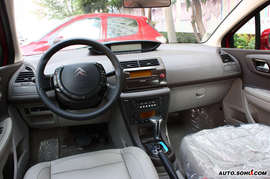 雪铁龙世嘉内饰