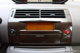 雪铁龙世嘉内饰