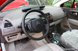 雪铁龙世嘉内饰