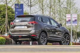 2017款日产奇骏2.5L