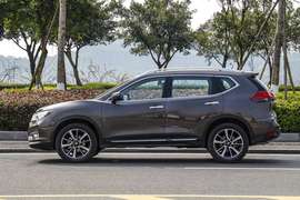 2017款日产奇骏2.5L