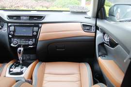 2017款日产奇骏2.5L