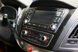 2012款江淮瑞鹰II北京车展实拍