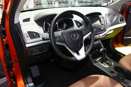 2012款江淮瑞鹰II北京车展实拍