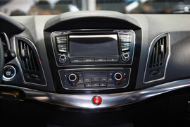 2012款江淮瑞鹰II北京车展实拍