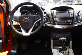 2012款江淮瑞鹰II北京车展实拍