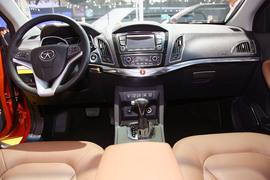 2012款江淮瑞鹰II北京车展实拍