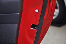 2012款福特福克斯两厢2.0L手自一体豪华运动型