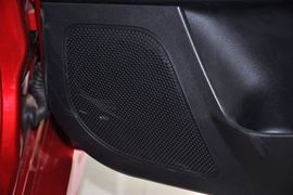 2012款福特福克斯两厢2.0L手自一体豪华运动型