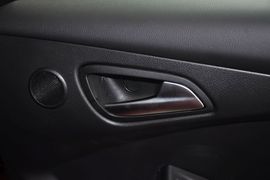 2012款福特福克斯两厢2.0L手自一体豪华运动型