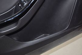 2012款福特福克斯两厢2.0L手自一体豪华运动型