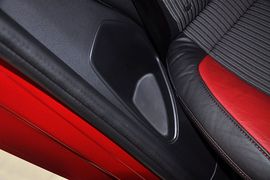 2012款福特福克斯两厢2.0L手自一体豪华运动型