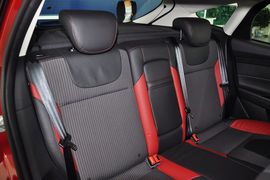 2012款福特福克斯两厢2.0L手自一体豪华运动型