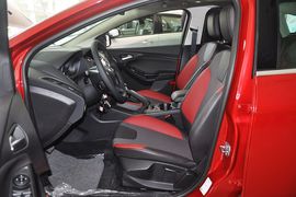2012款福特福克斯两厢2.0L手自一体豪华运动型