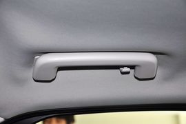 2012款福特福克斯两厢2.0L手自一体豪华运动型